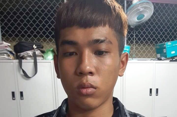 Bạn gái chụp hình với trai lạ, "phi công" nổi máu liều