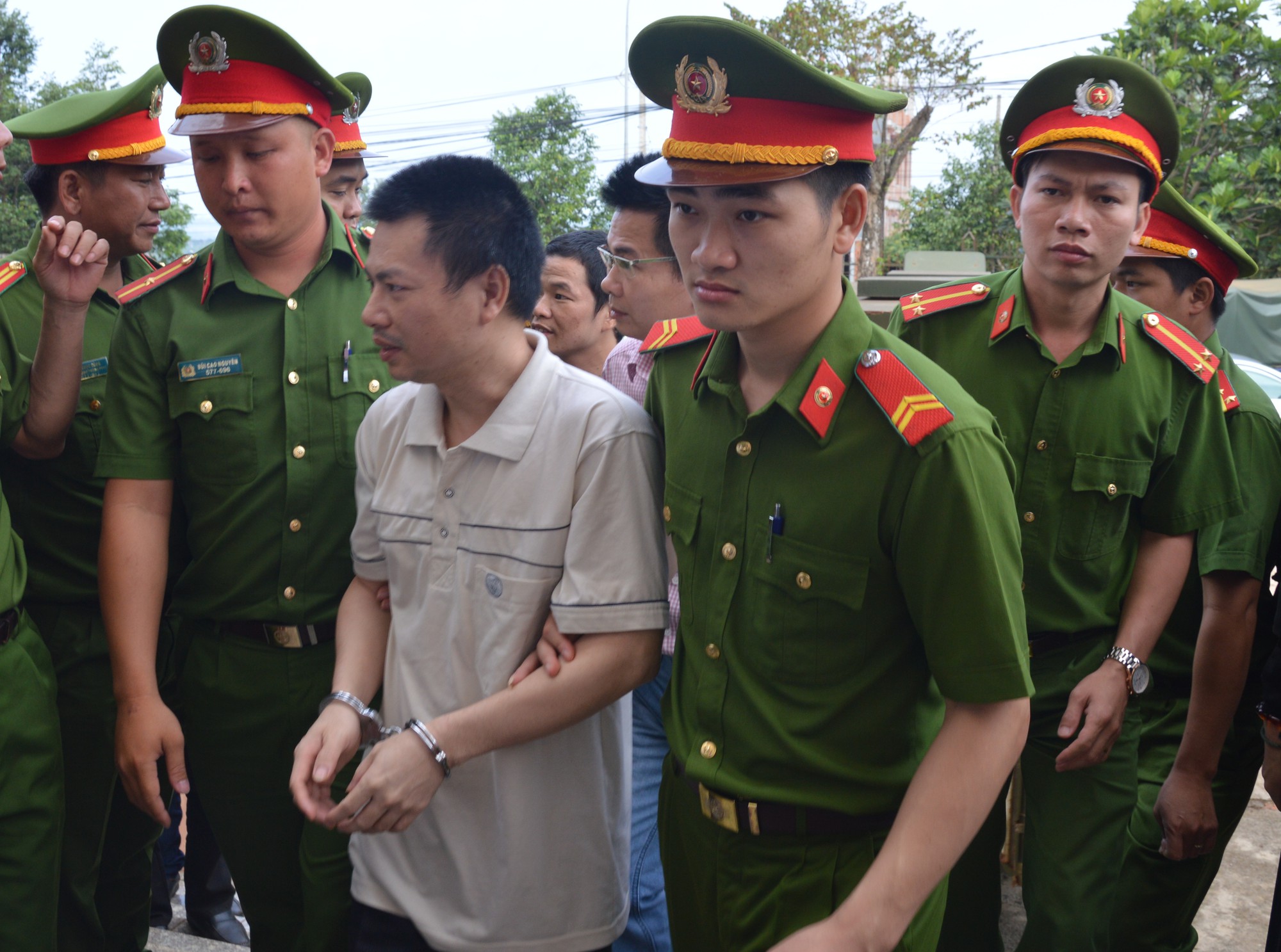 Yêu cầu bổ sung chứng cứ để xem xét  vụ án tử tù Đặng Văn Hiến