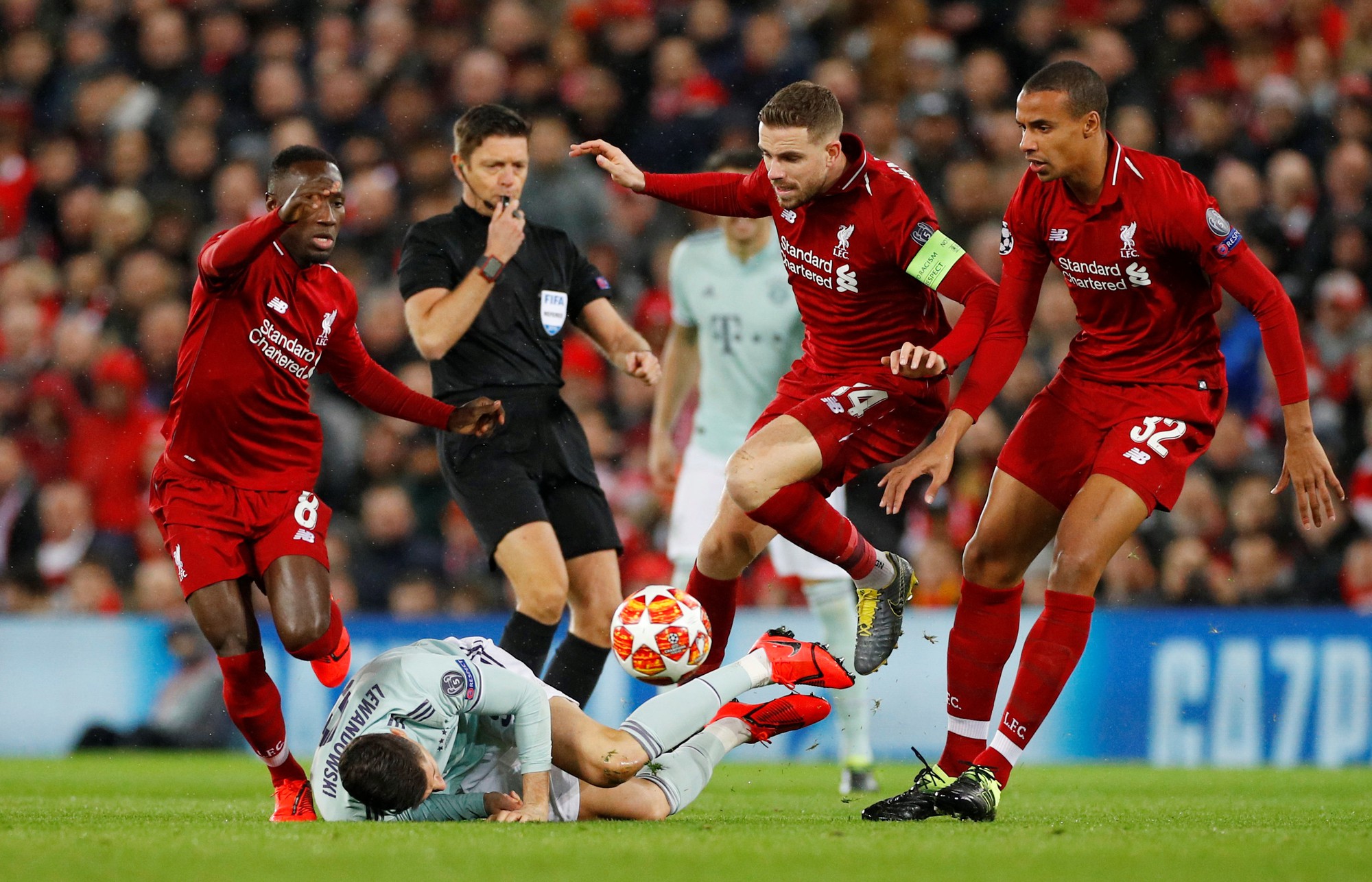 Khiến Liverpool tắt tiếng, Bayern Munich  tăng cơ hội vượt vòng 1/8