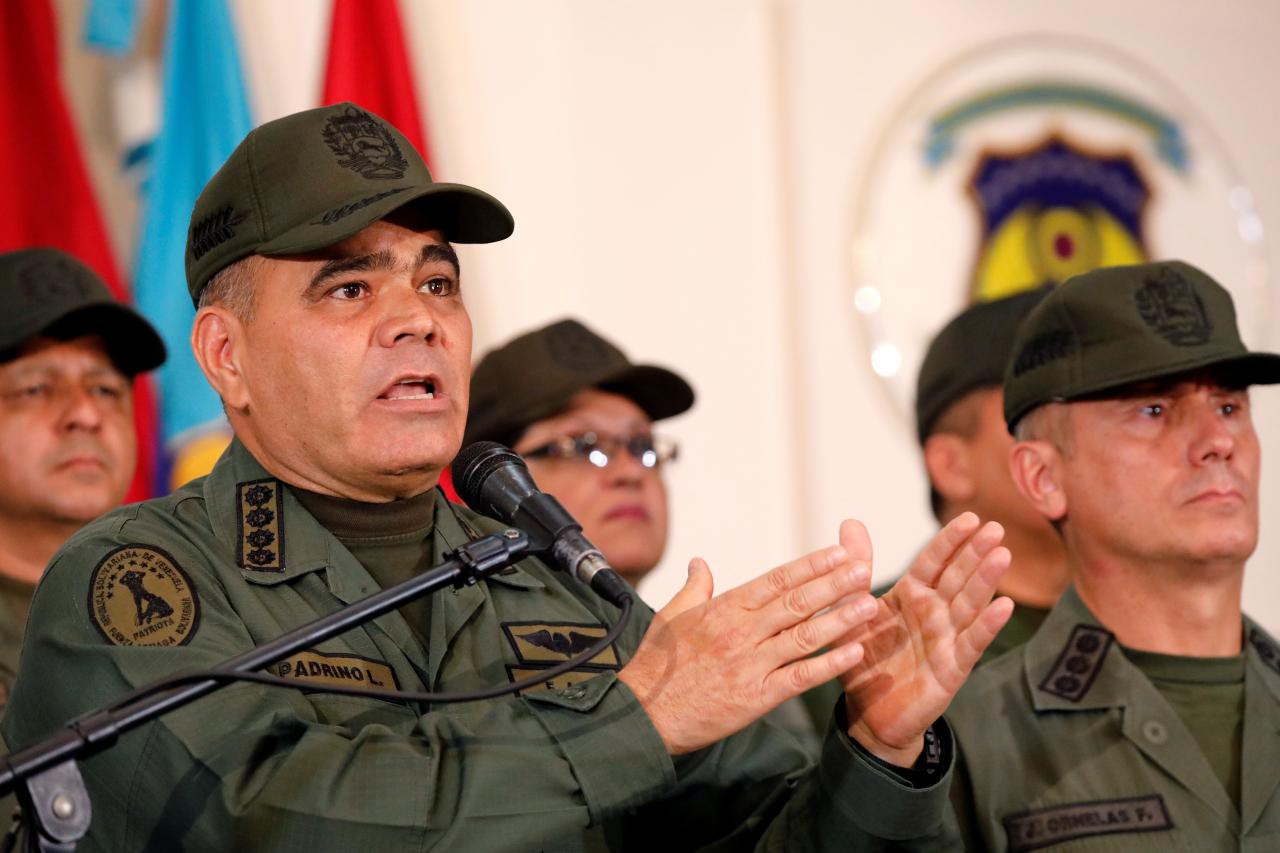 Quân đội Venezuela: Phe đối lập phải "bước qua xác của chúng tôi"