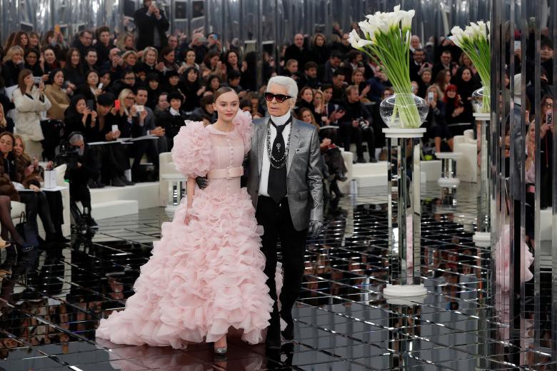 Những khoảnh khắc đáng nhớ của "bố già thời trang" Karl Lagerfeld