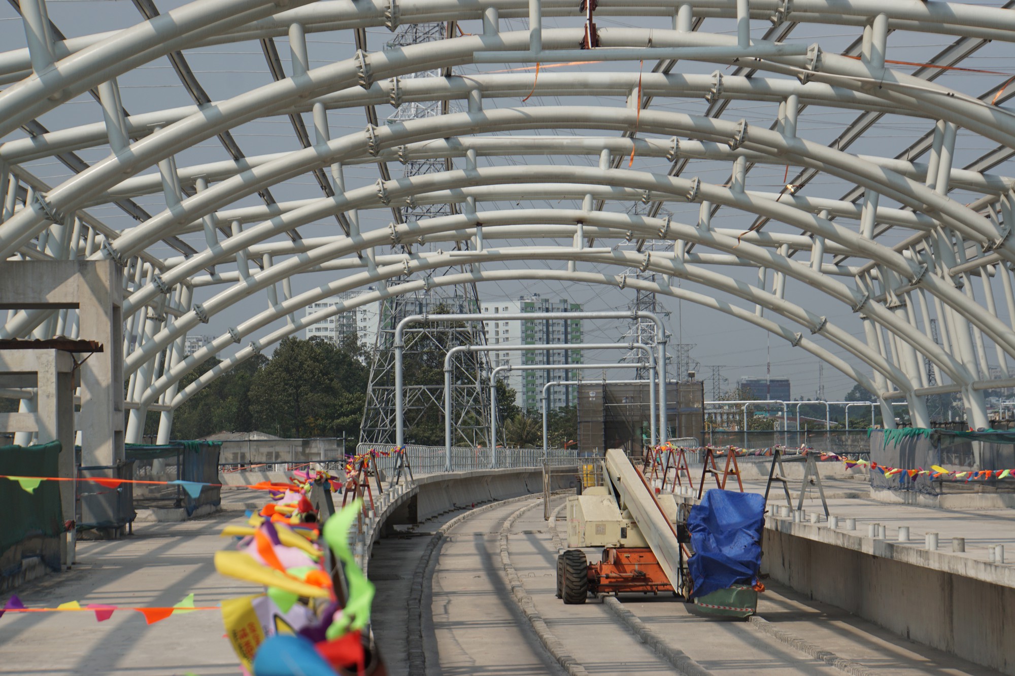 Chủ tịch UBND TP HCM nói gì khi đi thị sát xuyên hầm metro số 1? - Ảnh 3.