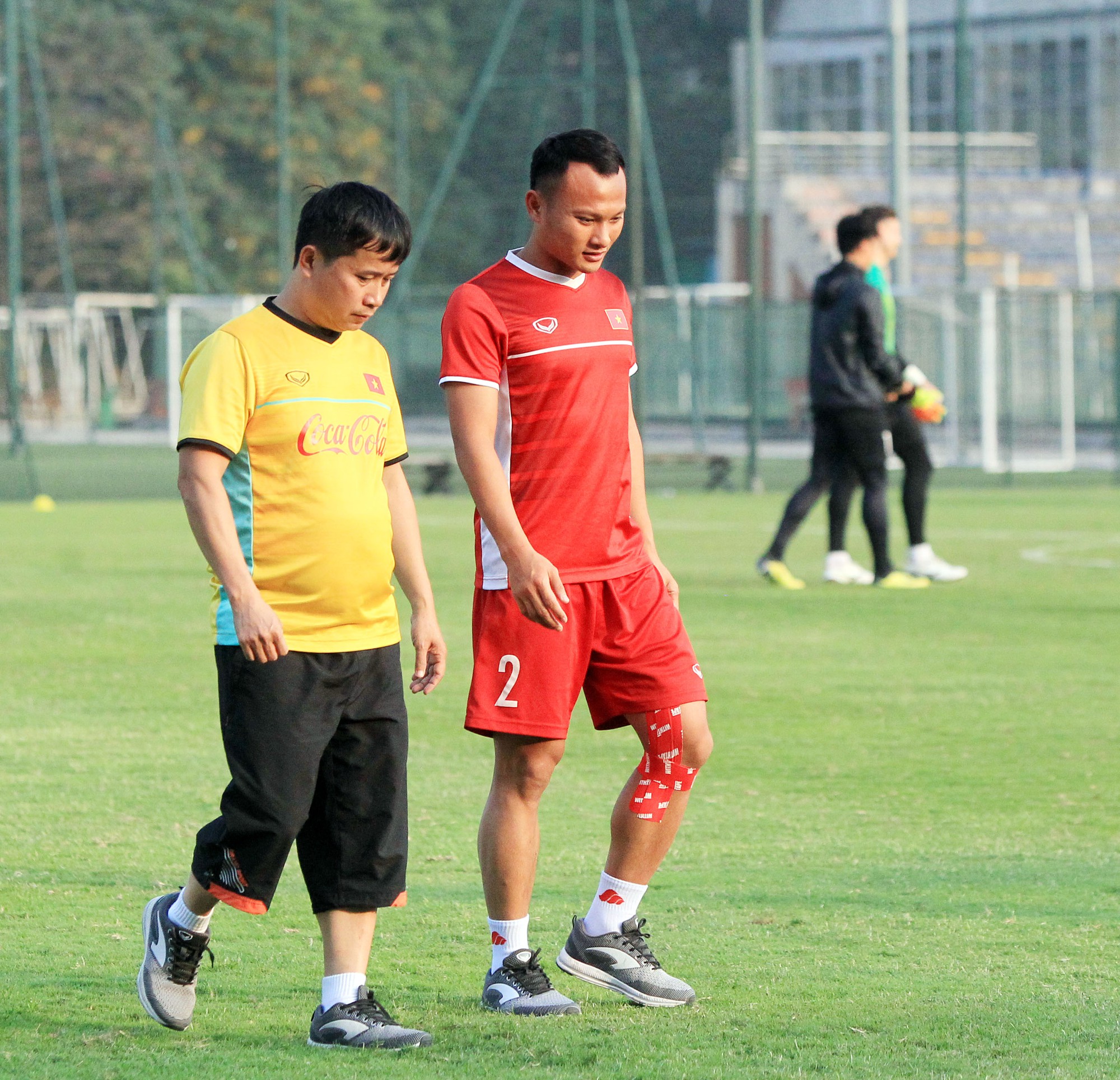 Vì sao Trọng Hoàng nghỉ nửa mùa V-League?