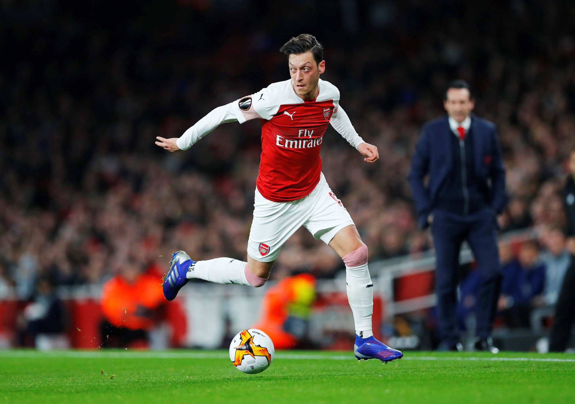 Arsenal ngược d&ograve;ng, Chelsea b&ugrave;ng nổ ở Europa League - Ảnh 2.