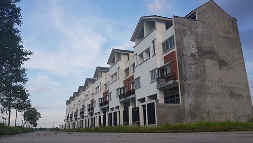 Chủ đầu tư địa ốc khổ với suất ngoại giao
