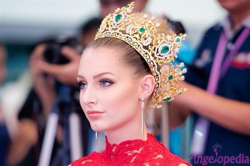 Hoa hậu Hòa bình Quốc tế 2015 bị truất ngôi