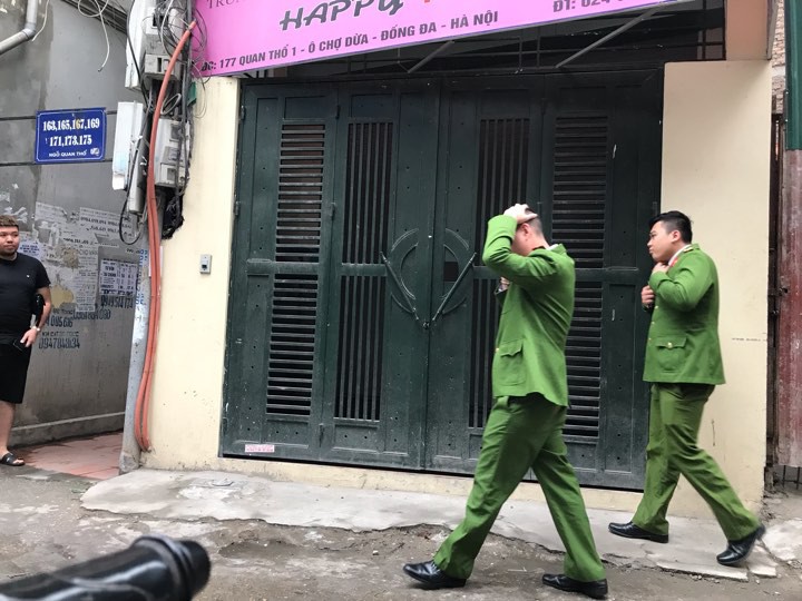 Cận cảnh khám xét nhà 2 cựu bộ trưởng Nguyễn Bắc Son và Trương Minh Tuấn - Ảnh 6.