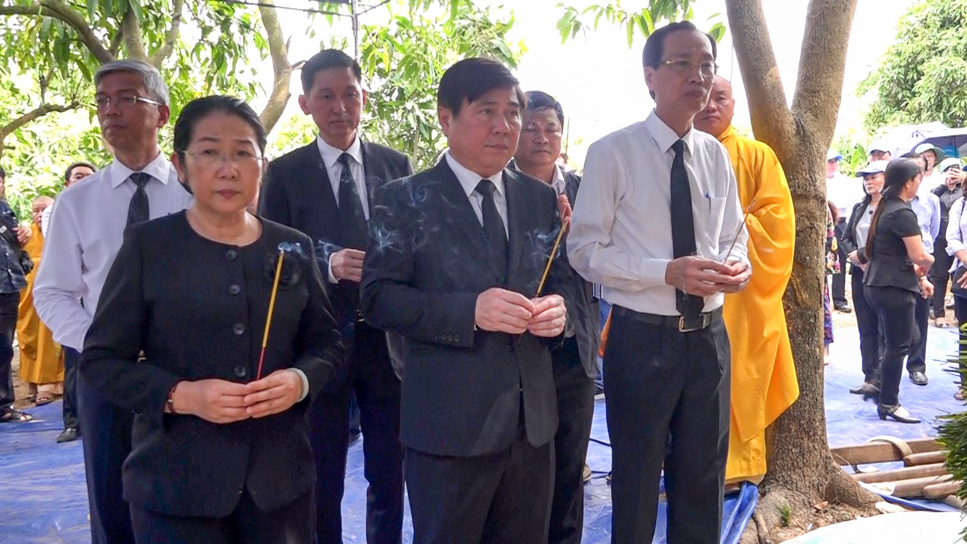 Ph&oacute; Chủ tịch UBND TP HCM Nguyễn Thị Thu đ&atilde; y&ecirc;n nghỉ nơi qu&ecirc; nh&agrave; - Ảnh 7.