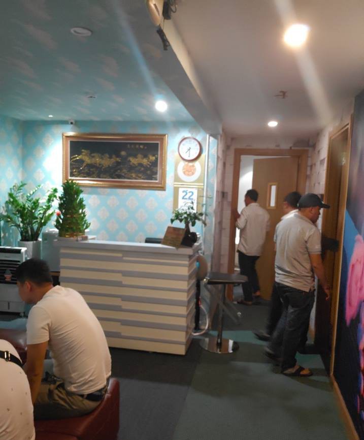 Phá ổ massage kích dục cho quý ông ở trung tâm quận 1 - Ảnh 1.