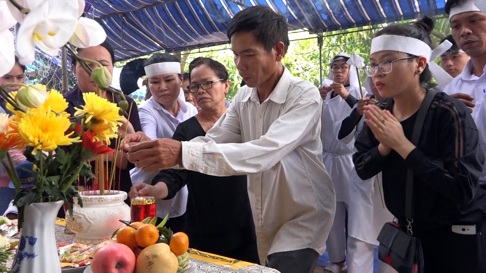 Ph&oacute; Chủ tịch UBND TP HCM Nguyễn Thị Thu đ&atilde; y&ecirc;n nghỉ nơi qu&ecirc; nh&agrave; - Ảnh 16.