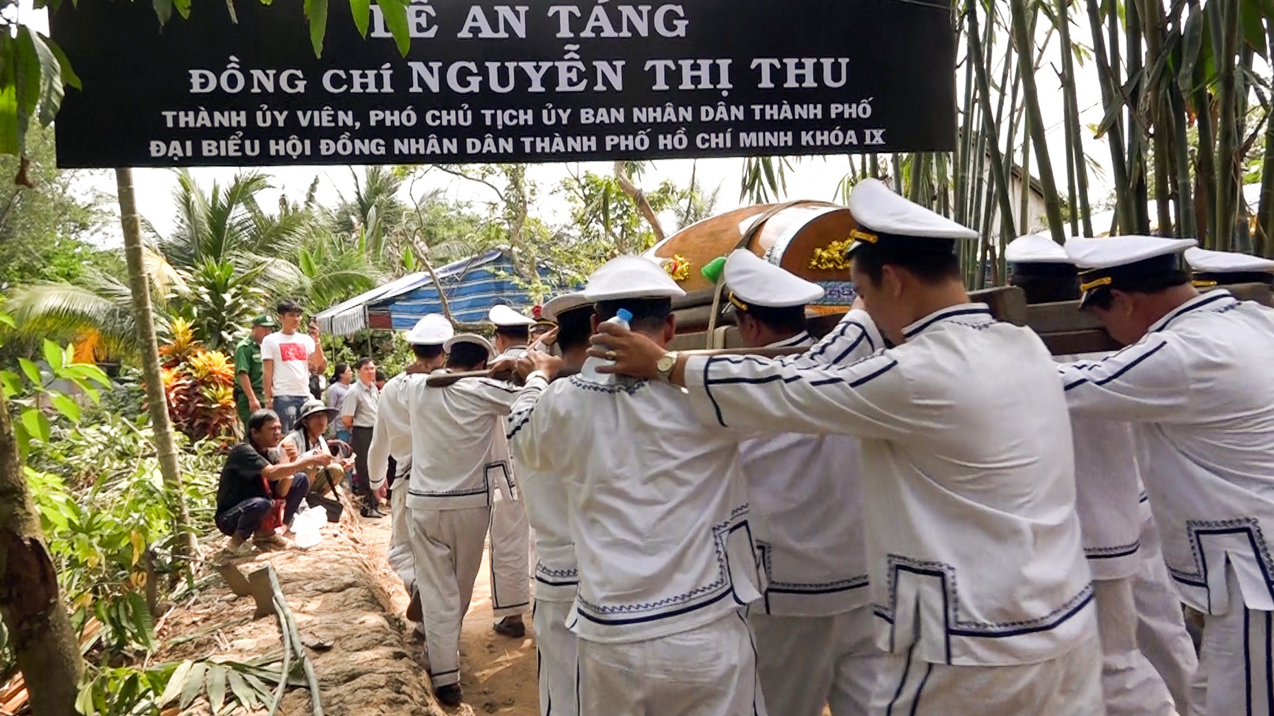 Ph&oacute; Chủ tịch UBND TP HCM Nguyễn Thị Thu đ&atilde; y&ecirc;n nghỉ nơi qu&ecirc; nh&agrave; - Ảnh 21.