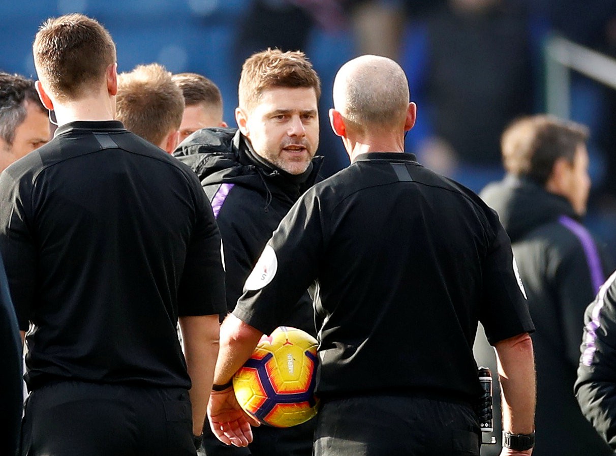 Clip: Thua sốc, HLV Pochettino to tiếng với trọng t&agrave;i - Ảnh 6.