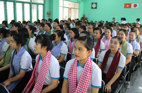 Lao động trẻ xuất ngoại làm việc
