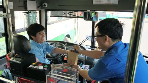 CÔNG TY CP XE KHÁCH SÀI GÒN: Xây dựng hình ảnh xe buýt thân thiện, an toàn