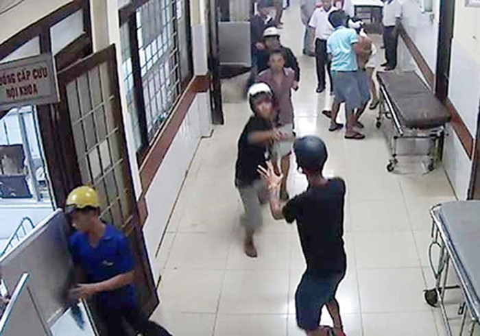Bảo vệ 500.000 đoàn viên ngành y tế trước nạn bạo hành