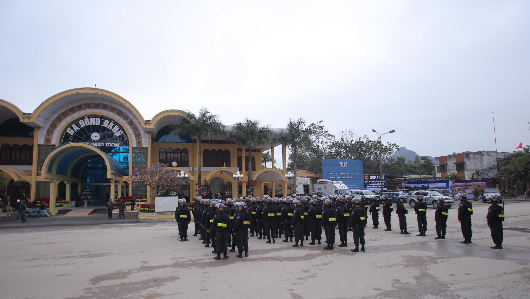Xe bọc th&eacute;p biển 80 triển khai tại ga Đồng Đăng trước thềm Thượng đỉnh Mỹ-Triều - Ảnh 4.