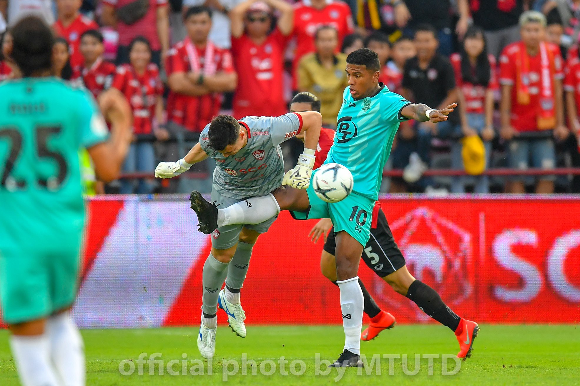 Đặng Văn Lâm nói gì sau thất bại ở trận mở màn Thai League? - Ảnh 1.