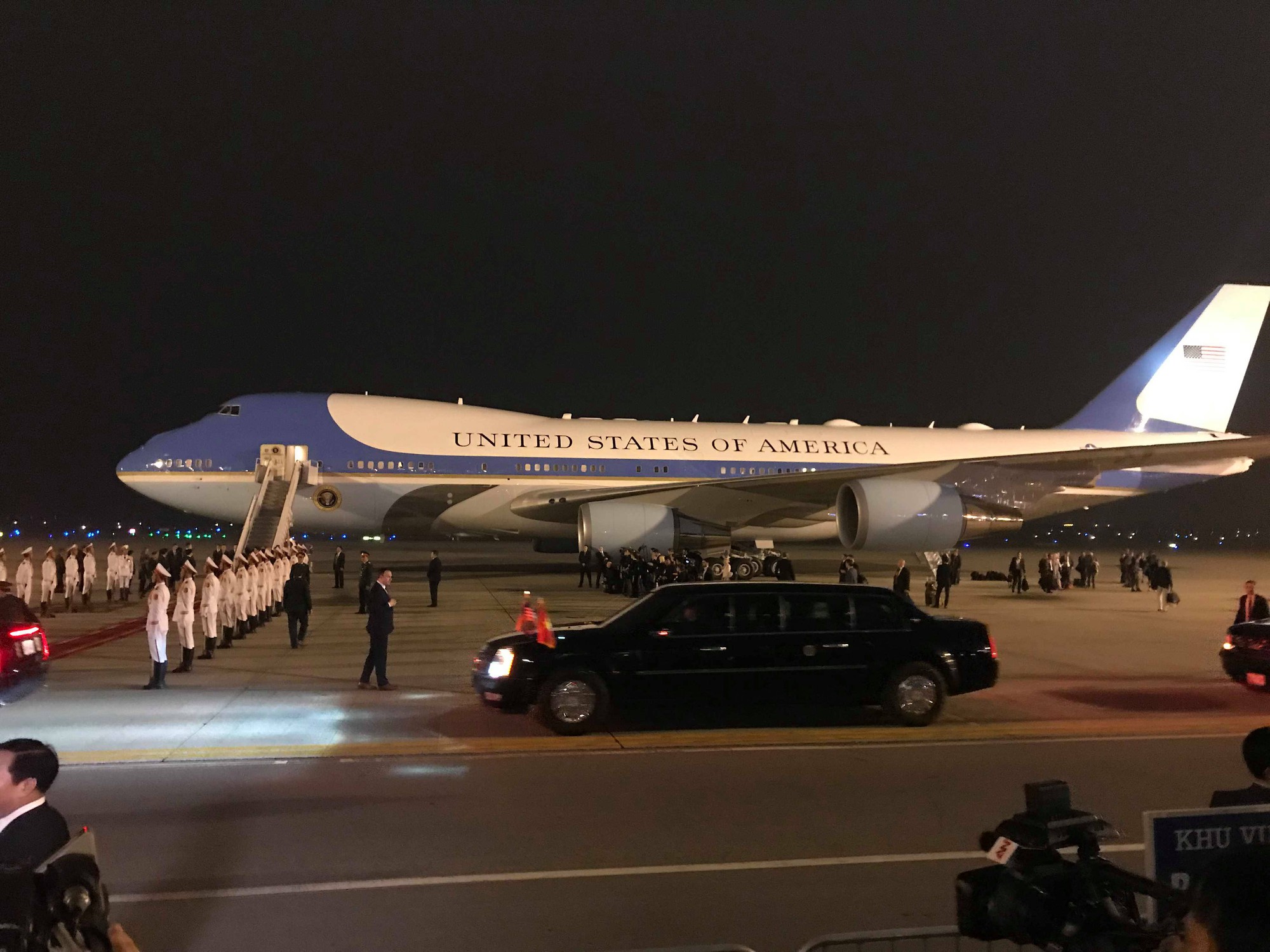 Toàn cảnh Hà Nội chào đón Tổng thống Mỹ Donald Trump - Ảnh 4.