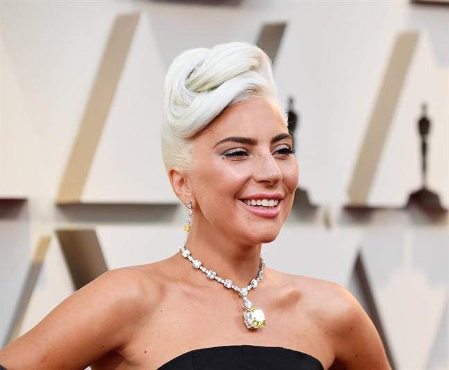 Phụ kiện to bản l&ecirc;n ng&ocirc;i tại Oscar 2019 - Ảnh 1.
