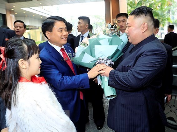 [Clip] Chủ tịch TP H&agrave; Nội đ&oacute;n nh&agrave; l&atilde;nh đạo Kim Jong-un tại kh&aacute;ch sạn Melia - Ảnh 2.