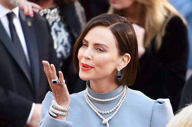 Phụ kiện to bản l&ecirc;n ng&ocirc;i tại Oscar 2019 - Ảnh 7.