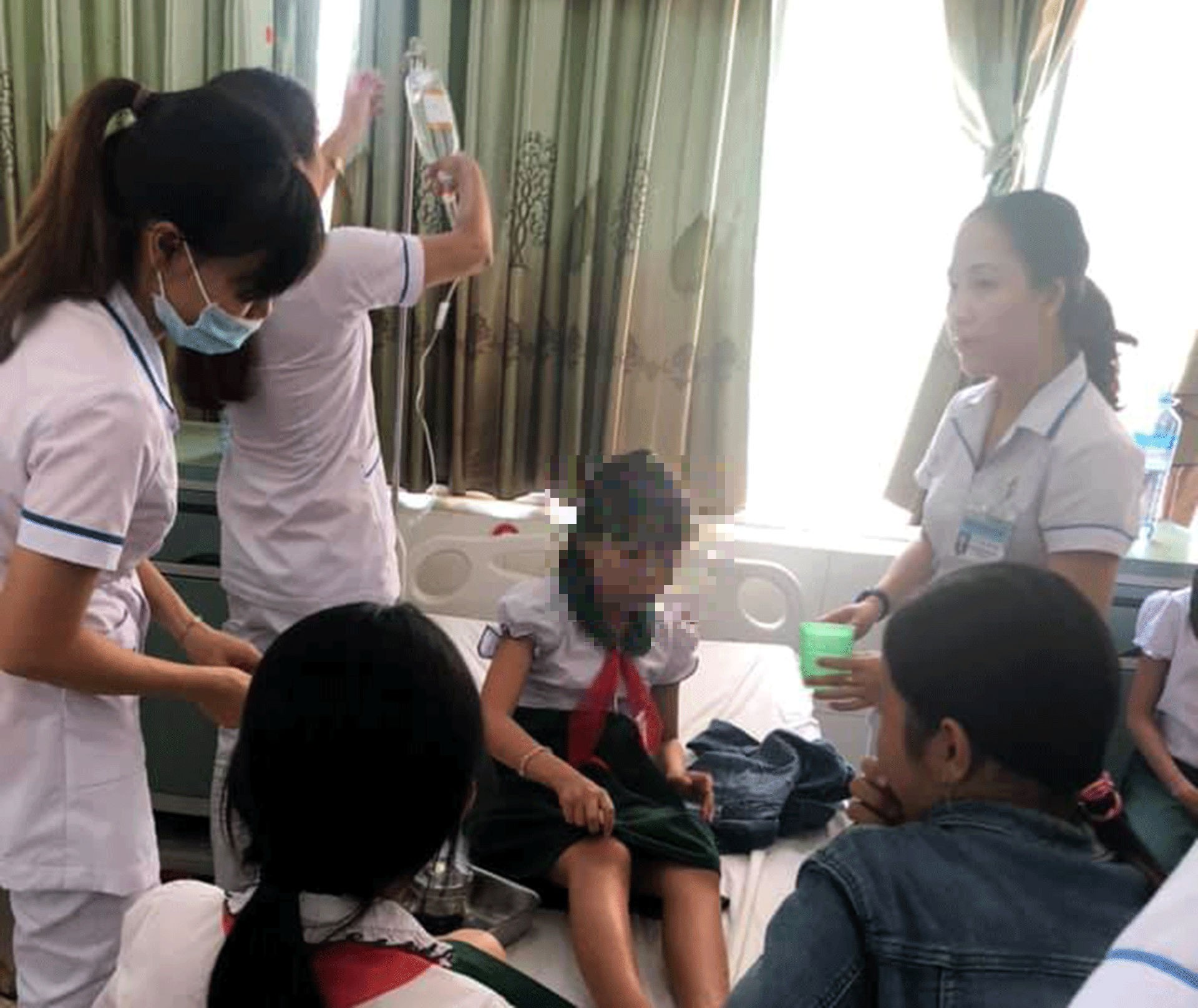 19 học sinh ngộ độc sau khi uống trà sữa tại tiệc liên hoan