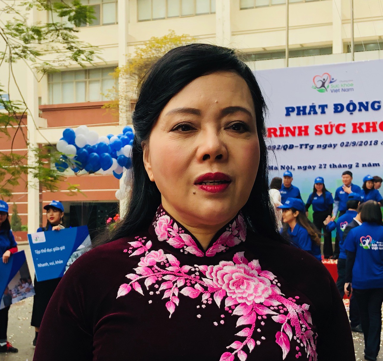 Bộ trưởng Bộ Y tế hát chay "Một khúc tâm tình người Hà Tĩnh" tặng các thầy thuốc