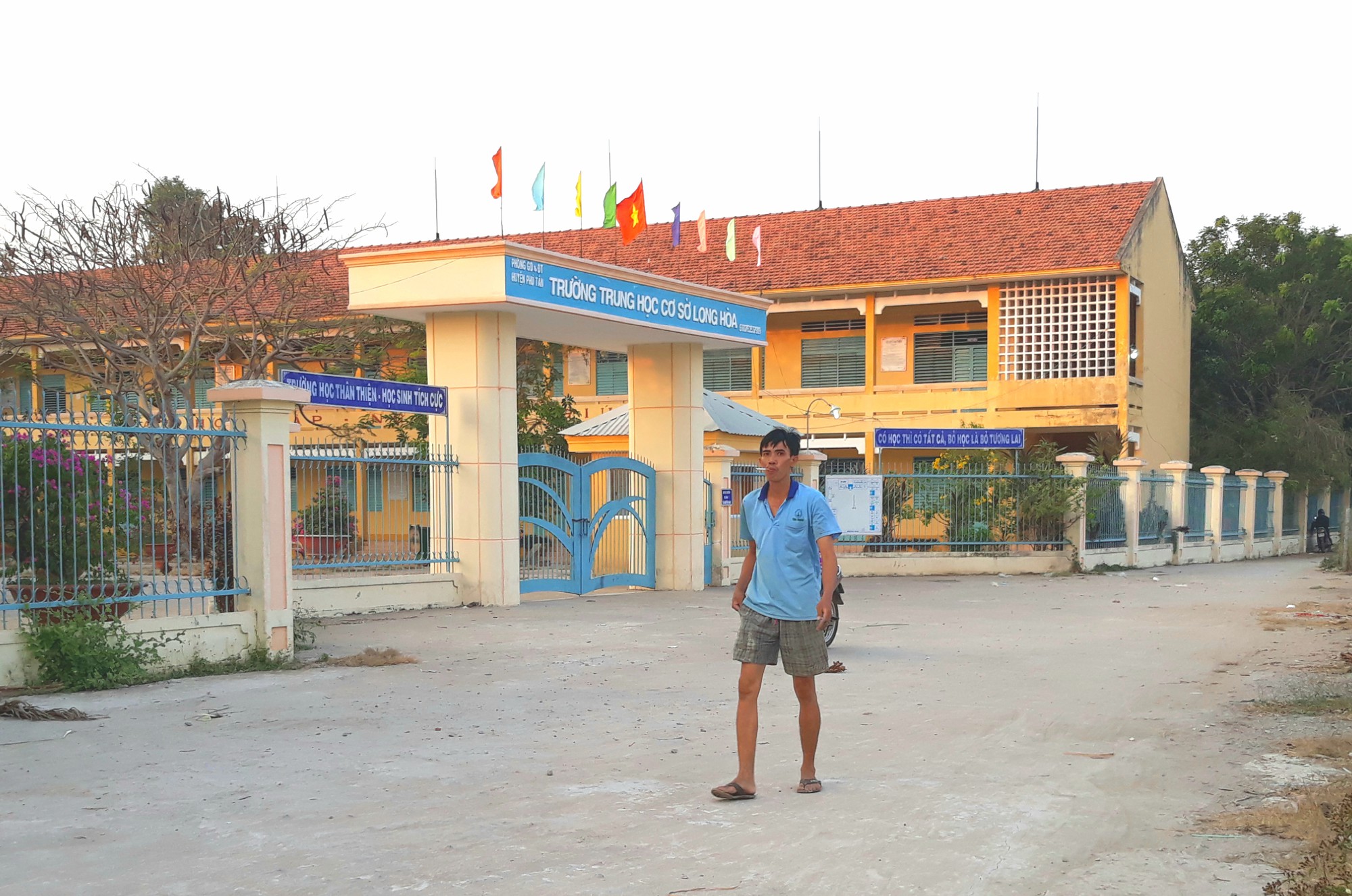 Thông tin bất ngờ vụ thầy giáo bị "tố" đánh học sinh vẹo cột sống