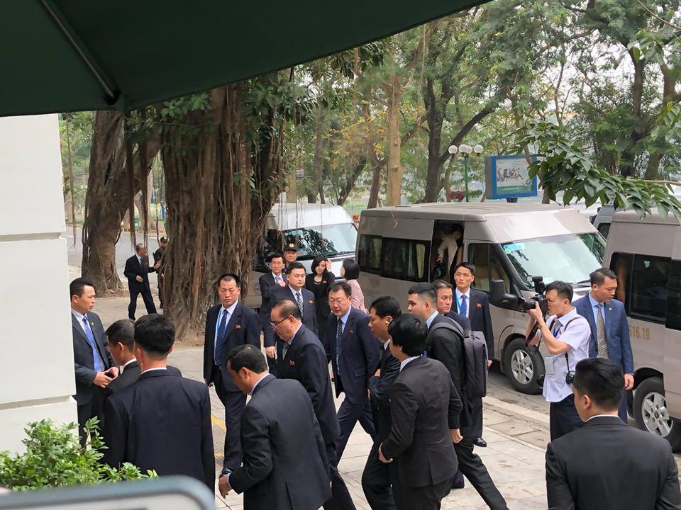 Đoàn Triều Tiên ăn trưa ở nhà hàng lọt tốp đẹp nhất Hà Nội - Ảnh 1.
