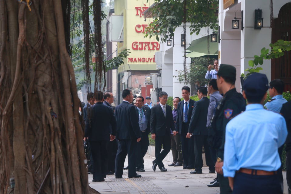 Đoàn Triều Tiên ăn trưa ở nhà hàng lọt tốp đẹp nhất Hà Nội - Ảnh 8.