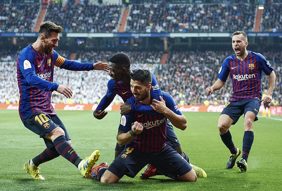 Suarez lập cú đúp, Barcelona hạ đẹp Real Madrid ở Cúp Nhà vua