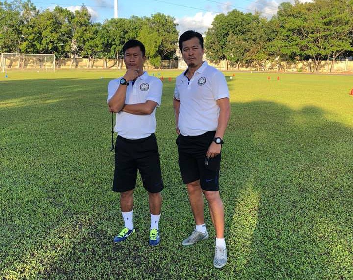 HLV Đinh Hồng Vinh l&ecirc;n U23 Việt Nam gi&uacute;p sức cho HLV Park Hang-seo - Ảnh 1.