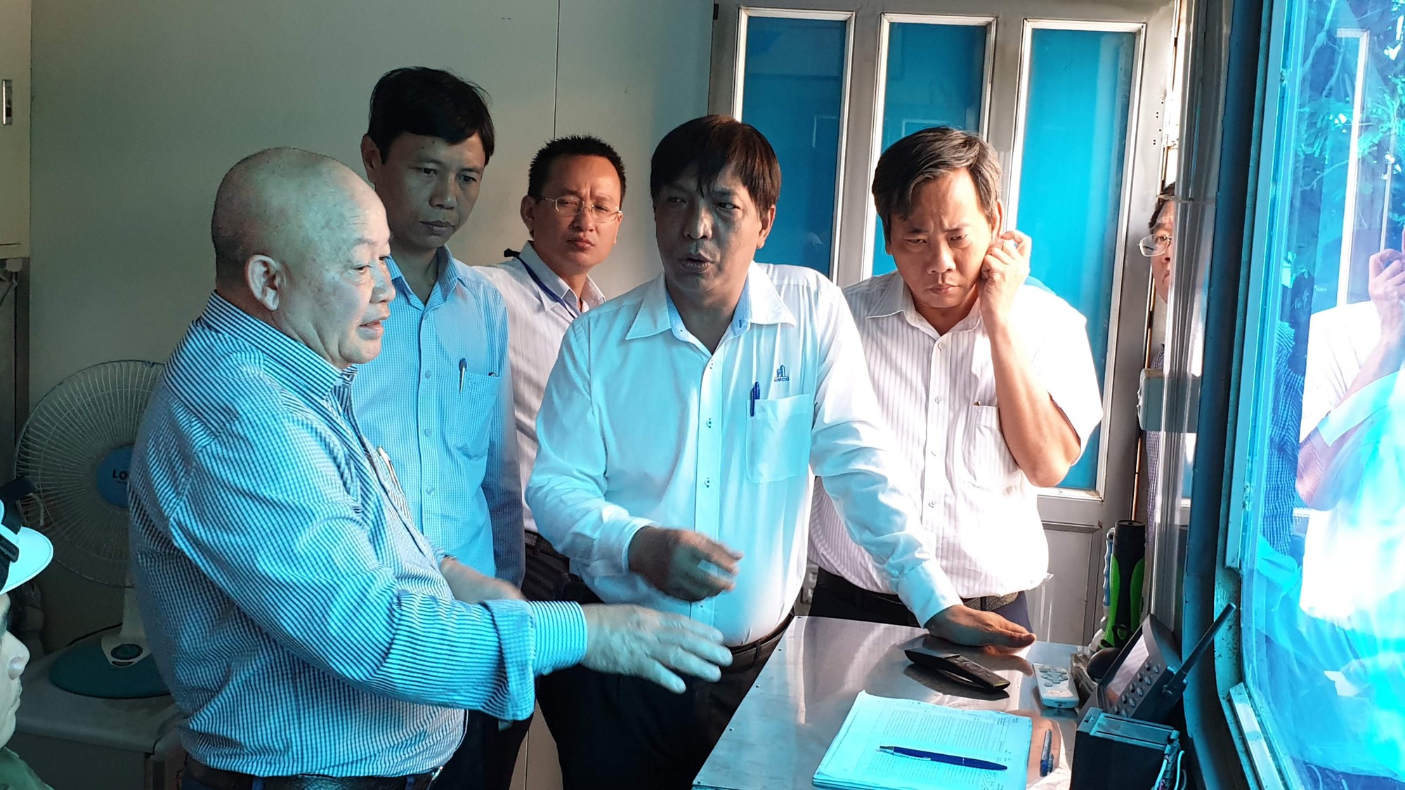 Th&ocirc;ng tin mới về đơn gi&aacute; thu&ecirc; m&aacute;y bơm chống ngập đường Nguyễn Hữu Cảnh - Ảnh 1.