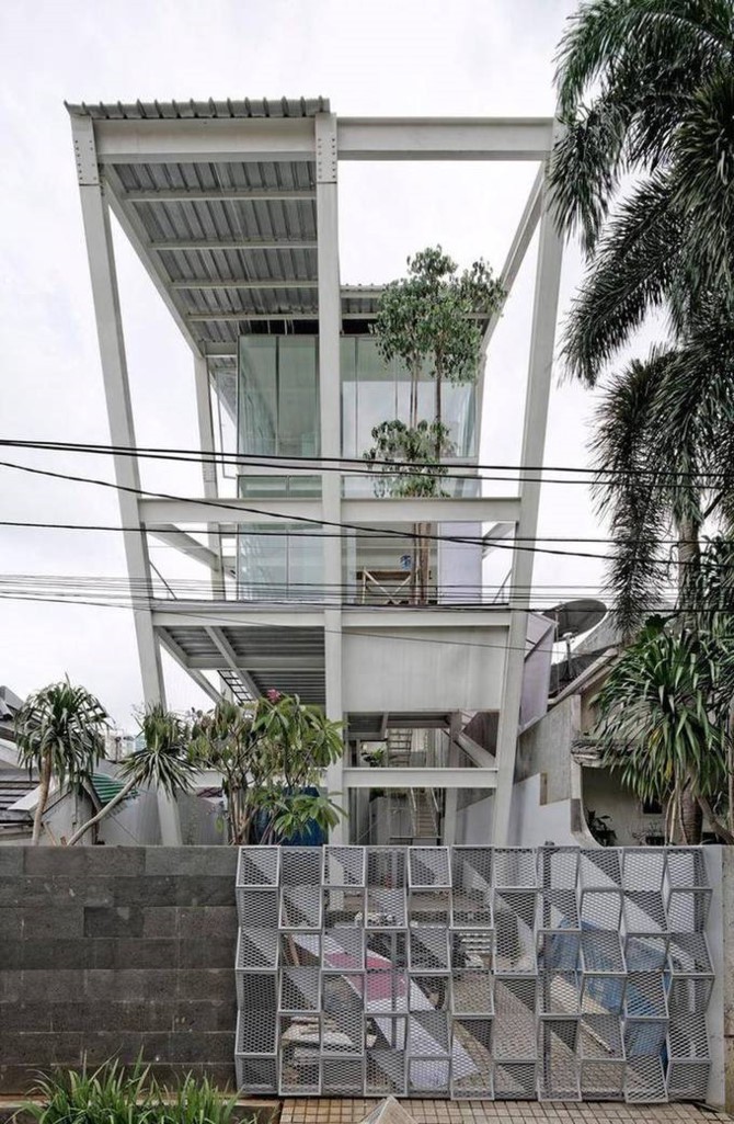 Ng&ocirc;i nh&agrave; nghi&ecirc;ng 20 độ giữa khu nh&agrave; gi&agrave;u - Ảnh 3.