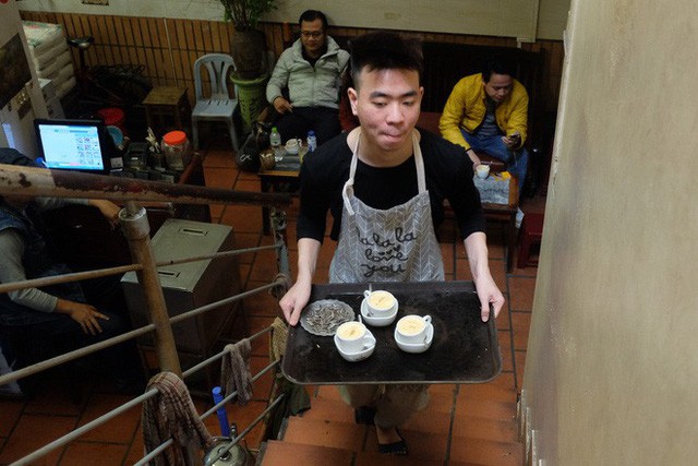 Chủ  c&agrave; ph&ecirc; Giảng: Kh&aacute;ch đ&ocirc;ng khủng khiếp - Ảnh 5.