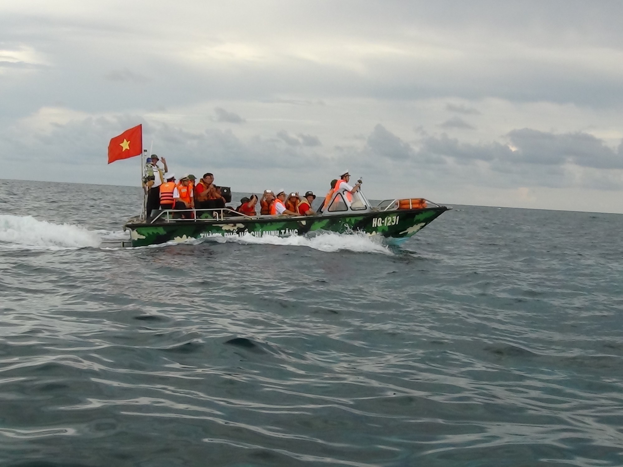 Mẹ ơi! Tết này con ở Trường Sa