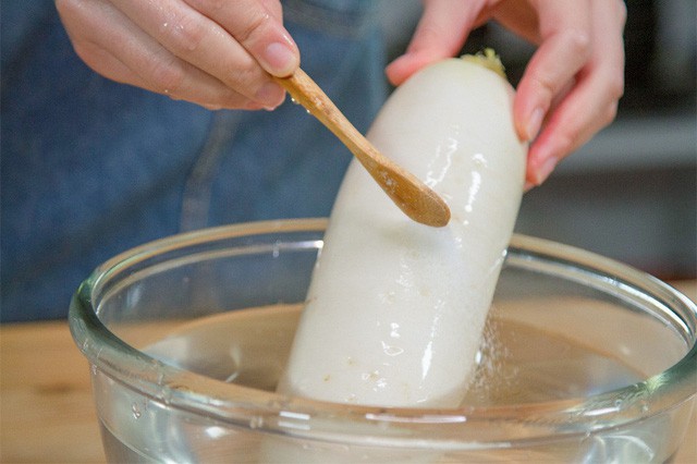 Tết n&agrave;y l&agrave;m m&oacute;n củ cải ng&acirc;m chống ng&aacute;n cực chuẩn - Ảnh 1.