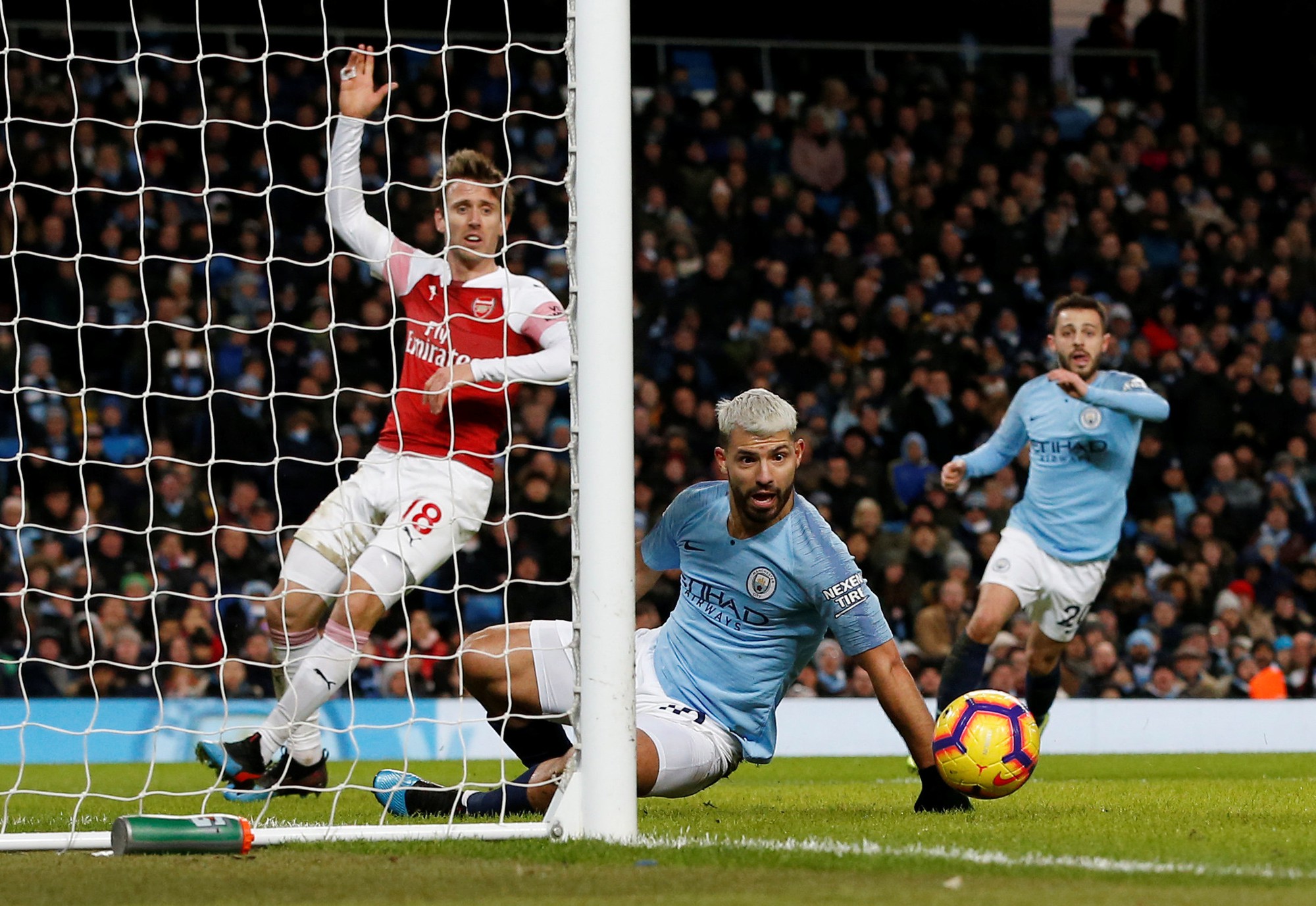 Gục ngã ở Etihad, Arsenal văng khỏi Top 5