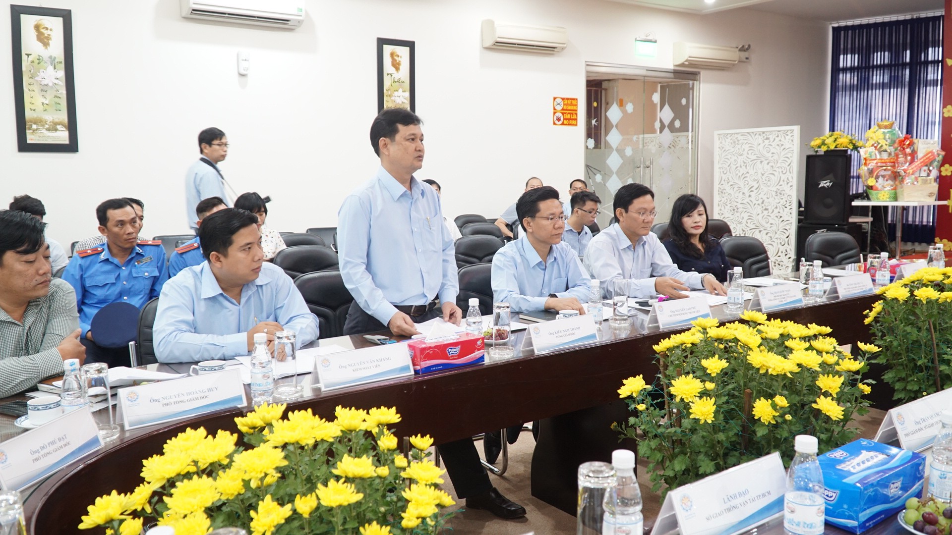 Bộ trưởng Bộ GTVT Nguyễn Văn Thể thăm, ch&uacute;c Tết CBCNV  Bến xe Miền Đ&ocirc;ng - Ảnh 4.
