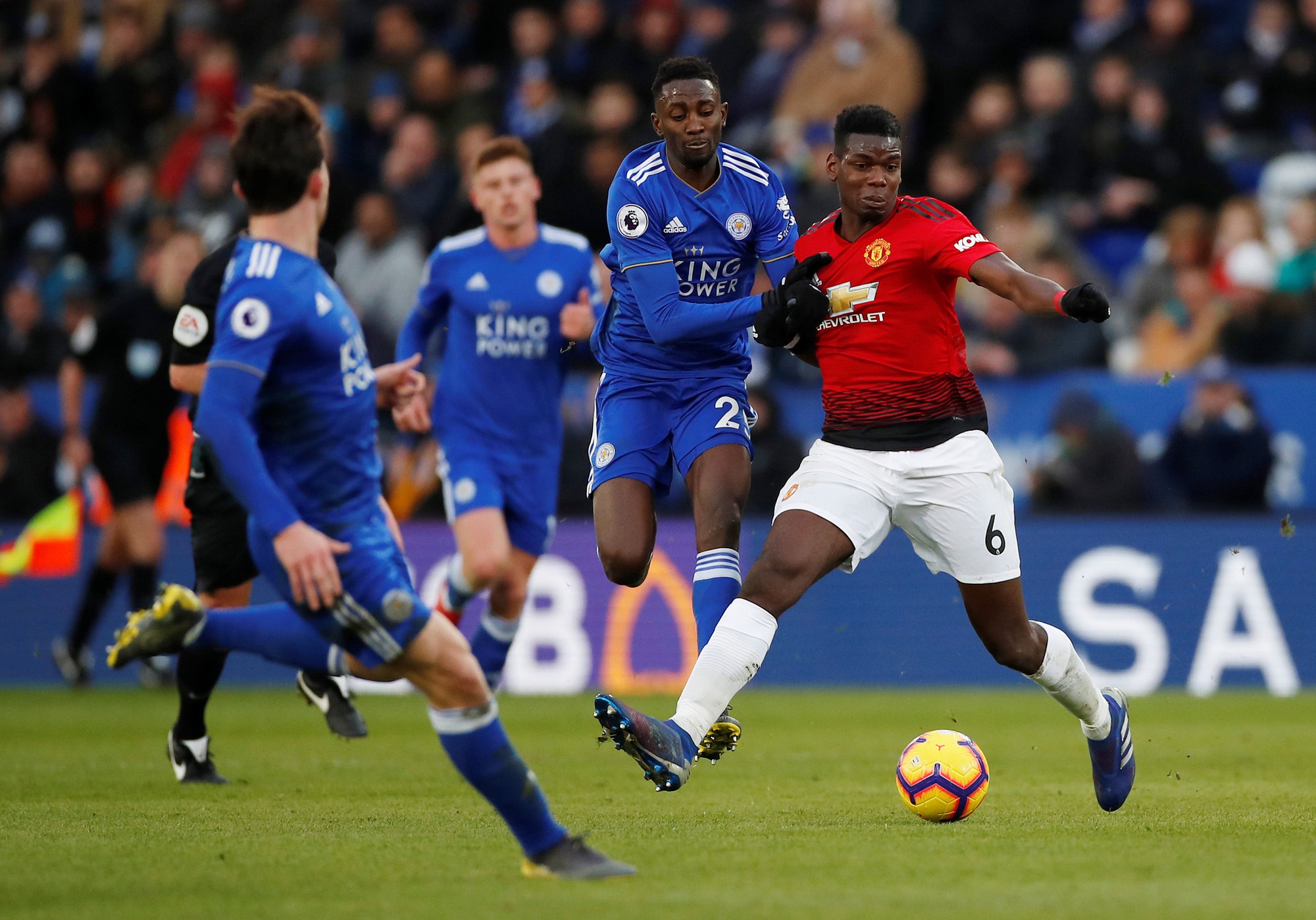 Sao trẻ Rashford lập c&ocirc;ng, Man United bay cao ở King Power - Ảnh 4.