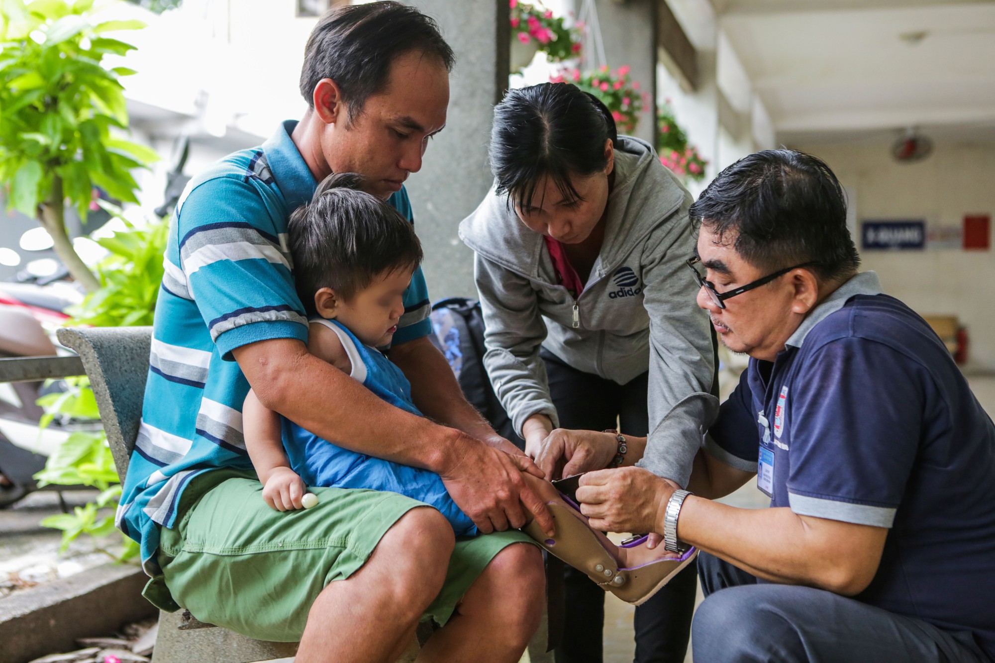 Căn ph&ograve;ng kỳ diệu, nơi người khuyết tật đứng l&ecirc;n lần nữa - Ảnh 9.