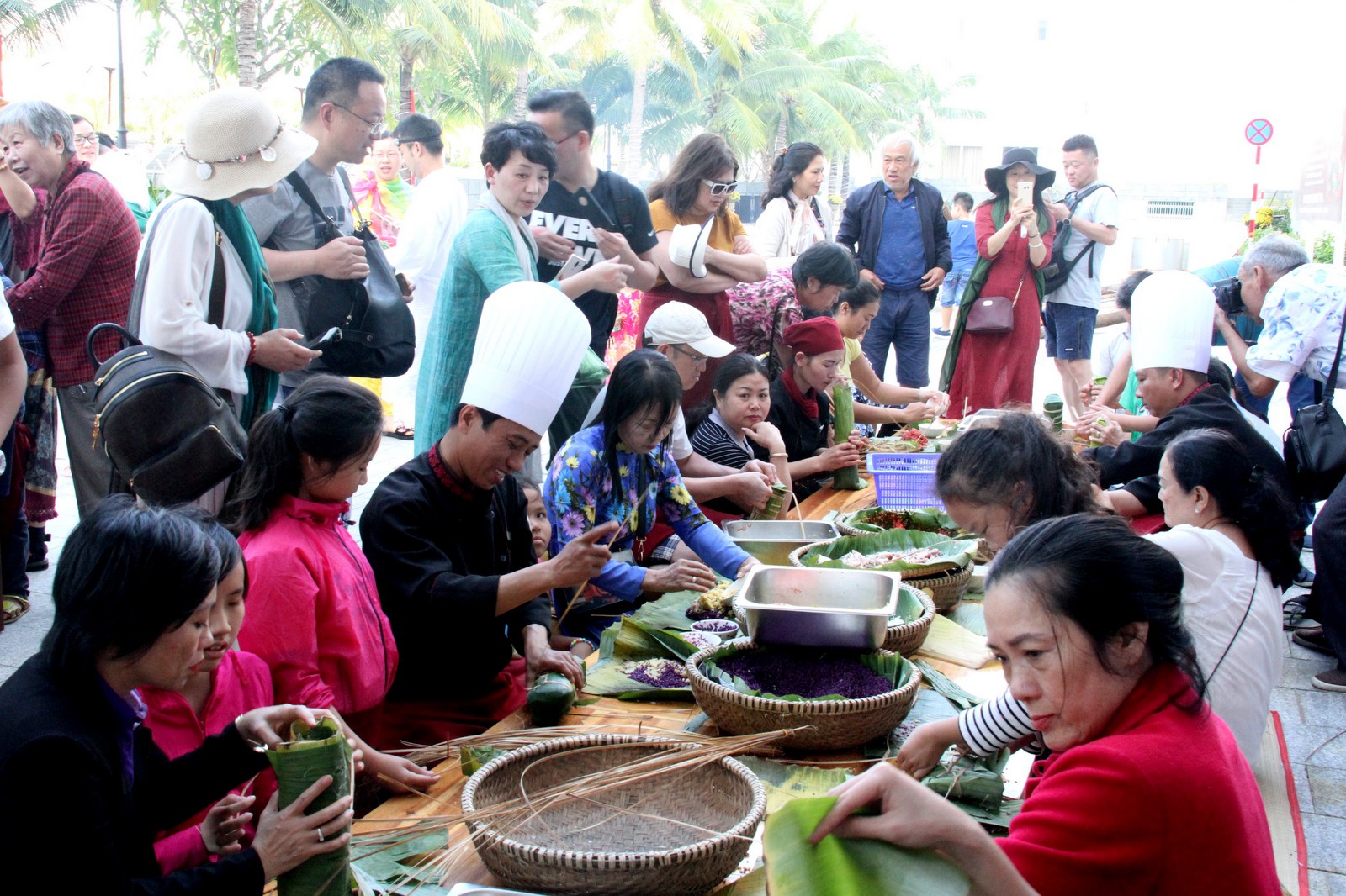 Tụ hội 3 miền đón Tết tại ngã ba khu dân cư