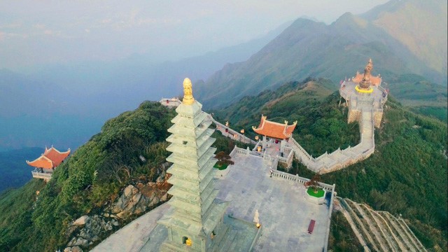 Đẹp như dáng chùa Việt trên nóc nhà Đông Dương