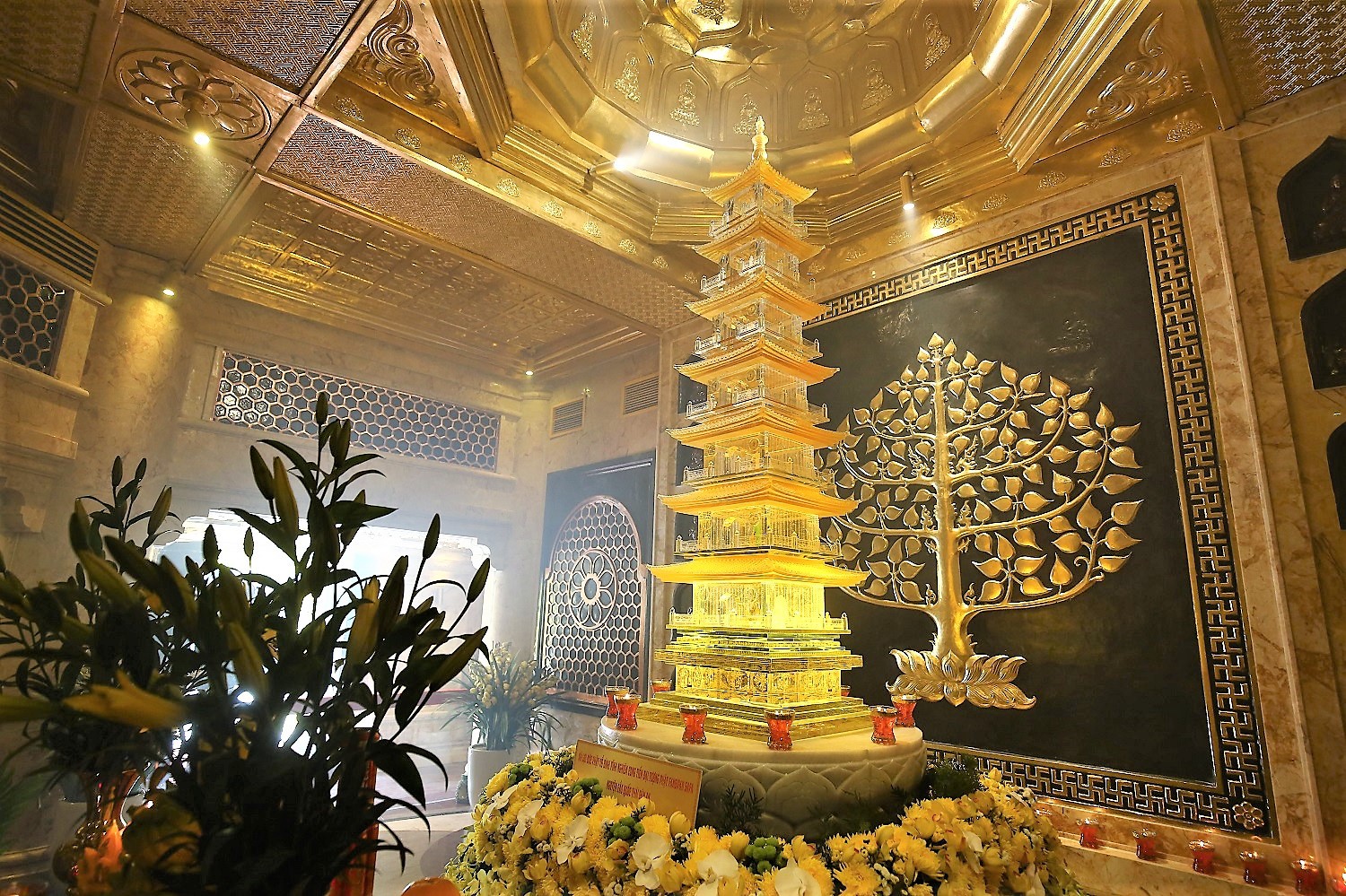 Đẹp như dáng chùa Việt trên nóc nhà Đông Dương - Ảnh 12.