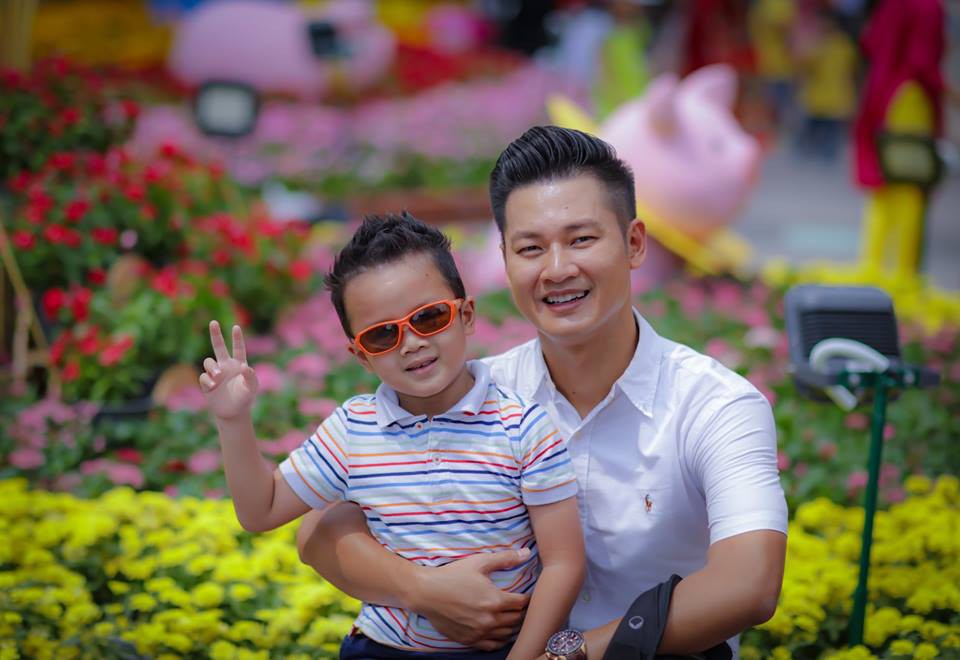 Đầu năm xông đất ca sĩ Đức Tuấn: Đã yên bề gia thất? - Ảnh 3.