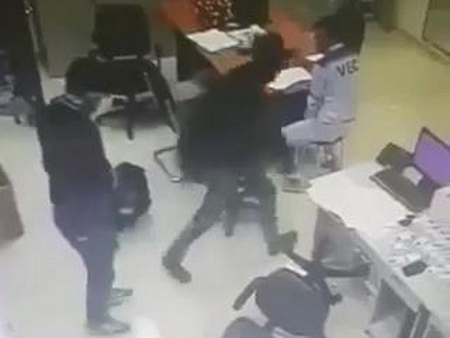 Dùng súng, mã tấu cướp ở trạm thu phí cao tốc sáng mùng 3 Tết