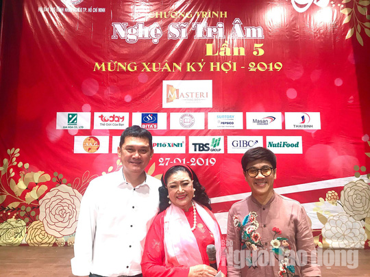 Bộ ba Kim Cương, Th&agrave;nh Lộc, Hữu Ch&acirc;u vui xu&acirc;n tri &acirc;n nghệ sĩ - Ảnh 5.