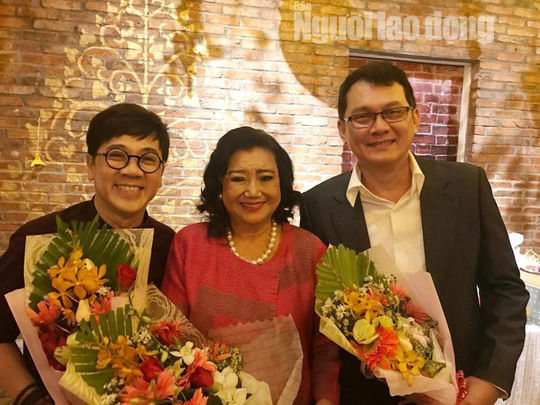 Bộ ba Kim Cương, Th&agrave;nh Lộc, Hữu Ch&acirc;u vui xu&acirc;n tri &acirc;n nghệ sĩ - Ảnh 1.