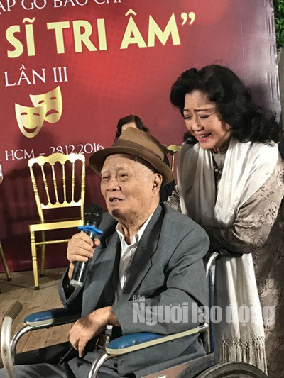 Bộ ba Kim Cương, Th&agrave;nh Lộc, Hữu Ch&acirc;u vui xu&acirc;n tri &acirc;n nghệ sĩ - Ảnh 3.