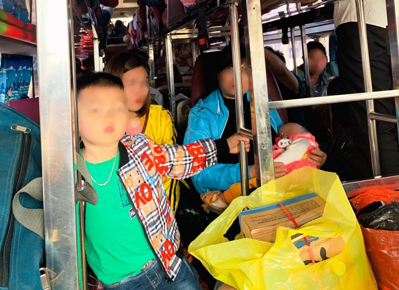 Xe khách chạy tuyến Thanh Hóa-Hải Phòng 38 chỗ “nhồi nhét” tới 54 người